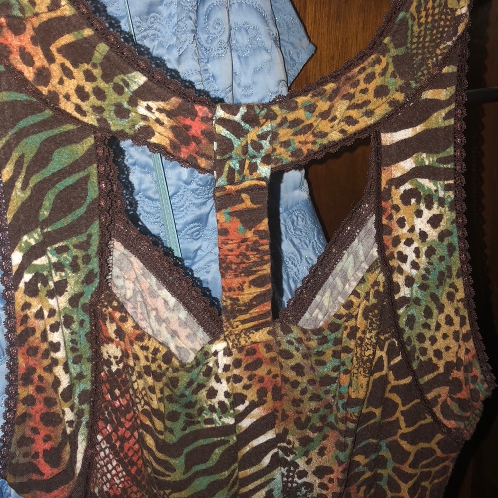 Tank - Picture 2 of 2